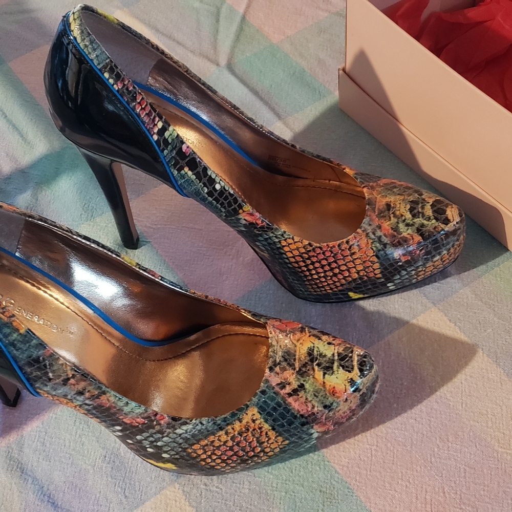 Bcbg platform  heels